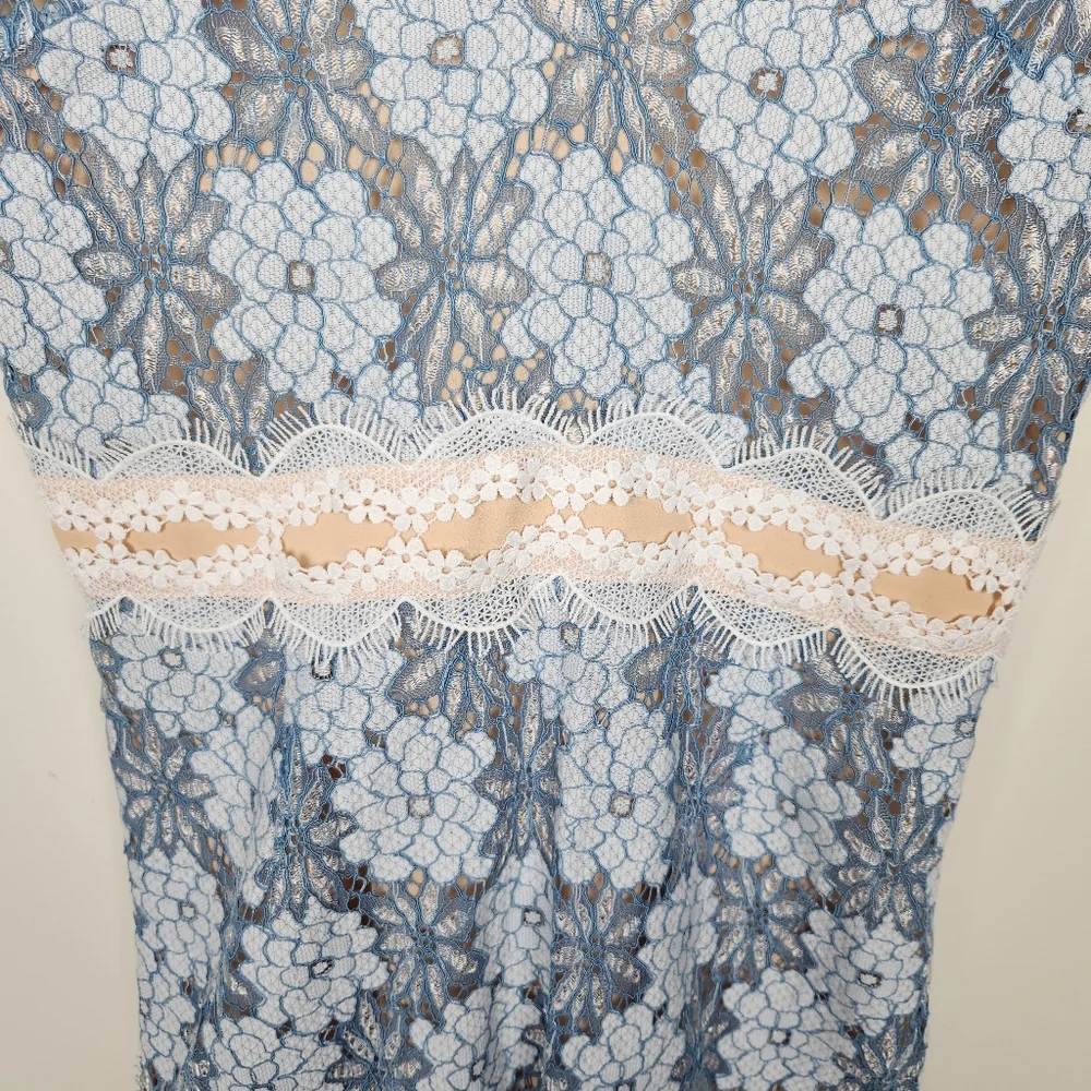 Foxiedox Blue White Floral Lace V Neck Open Back Mini Dress Sz S - Picture 3 of 11